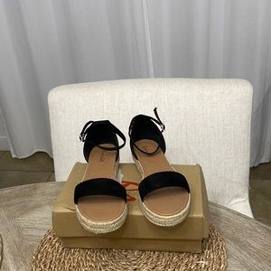 Espadrille strap sandals